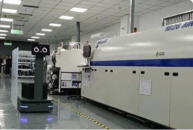 工厂搬运机器人重新定义物流：智能物流的兴起