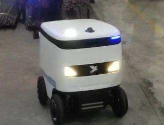Speedybot 交付机器人：不锈钢工厂的高效材料和样品运输
