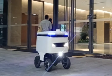 SpeedyBot 送货机器人现在可通过自动驾驶电梯在商务中心导航